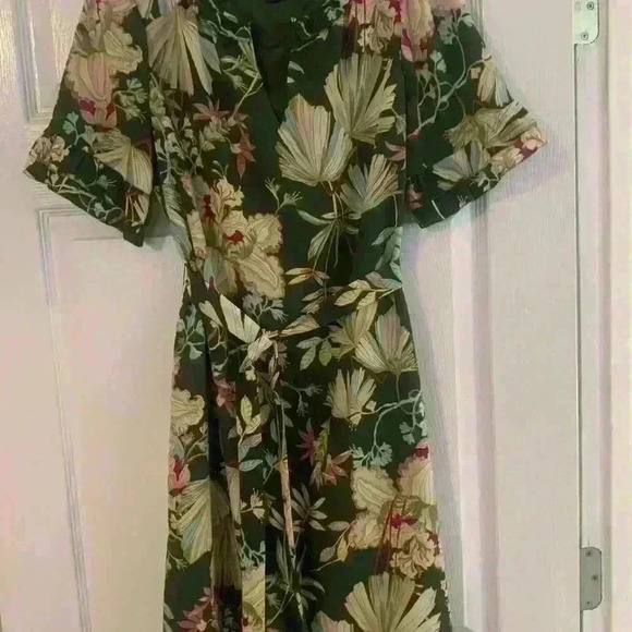 KAARI BLUE FLORAL DRESS - Picture 9 of 9